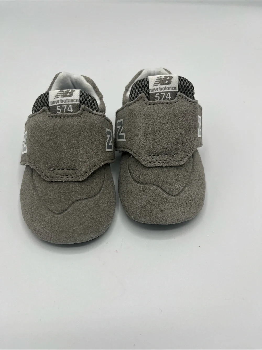 New Balance 574 infant crib shoes size 2 suede unisex sneakers